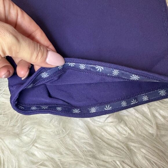 Athleta Relay Skort in navy with a slight purple hue - Picture 6 of 7